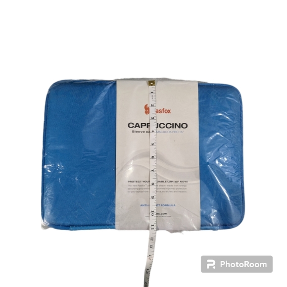 MacBook Pro 15 case, Blue. Amazon Basics. NWT. - Picture 3 of 5